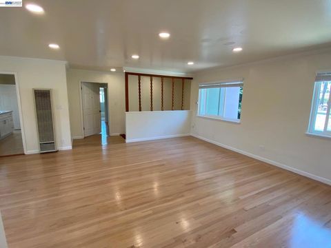 Tiny photo for 820 820 Island Dr Dr, Alameda, CA 94502 (MLS # 41126365)