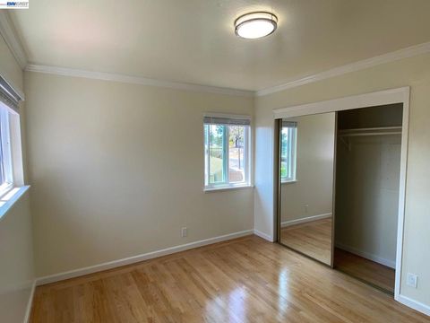 Tiny photo for 820 820 Island Dr Dr, Alameda, CA 94502 (MLS # 41126365)