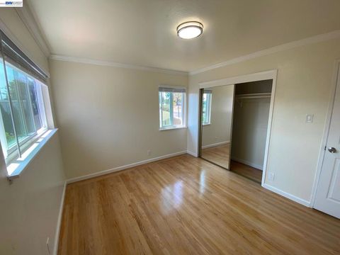 Tiny photo for 820 820 Island Dr Dr, Alameda, CA 94502 (MLS # 41126365)