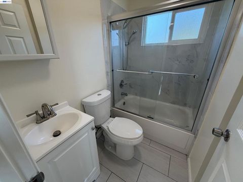 Tiny photo for 820 820 Island Dr Dr, Alameda, CA 94502 (MLS # 41126365)