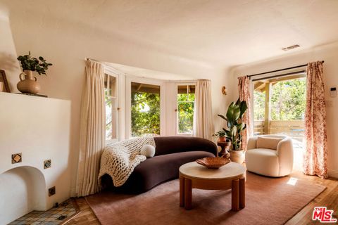 Photo of 643 N Vendome Street, Los Angeles, CA 90026 (MLS # 26736977)