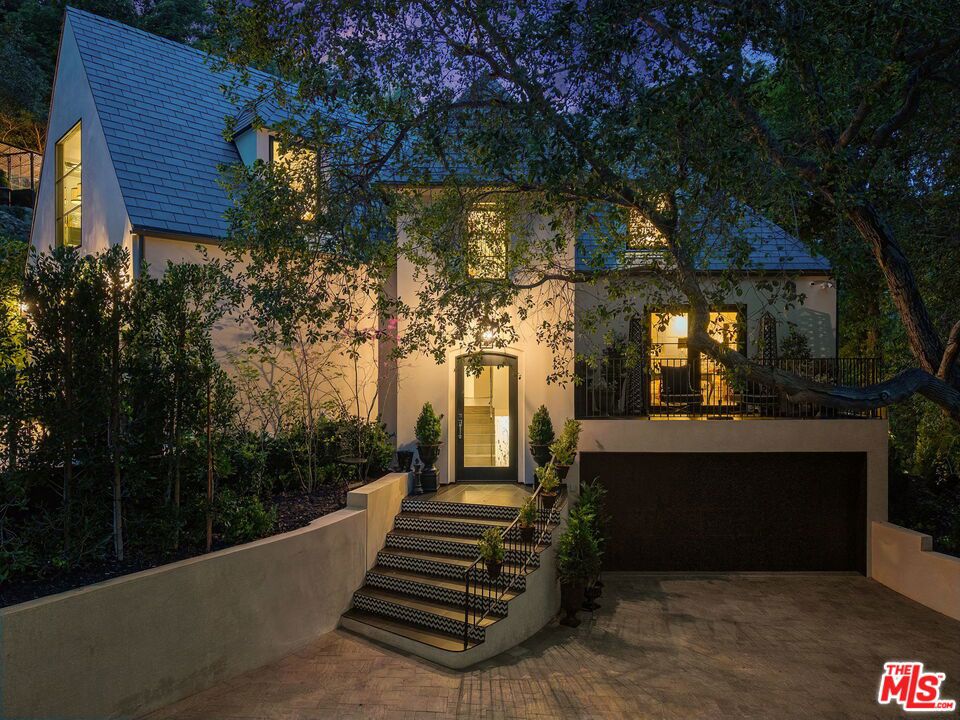 943 Moraga Drive, Los Angeles CA 90049