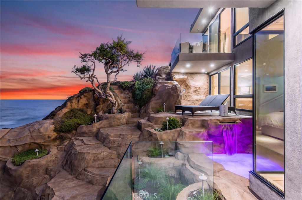 1715 Ocean Way