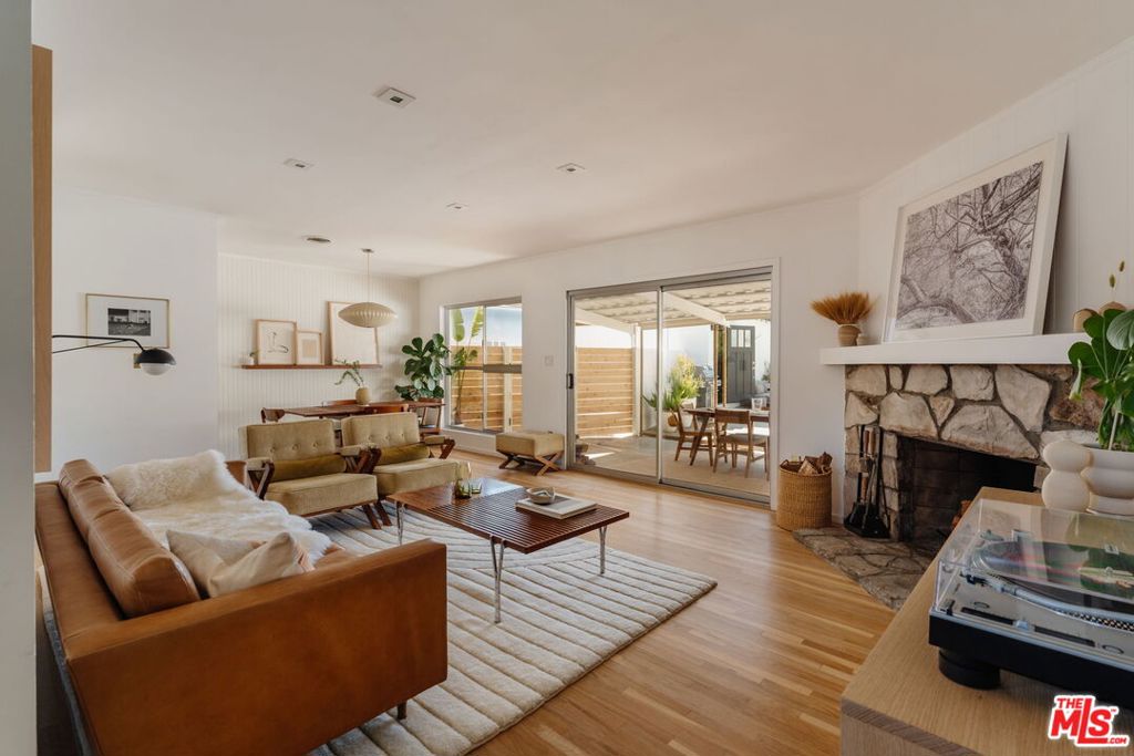 10879 Hillhaven Avenue