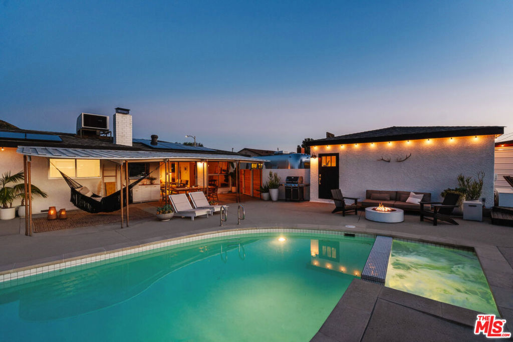 10879 Hillhaven Avenue