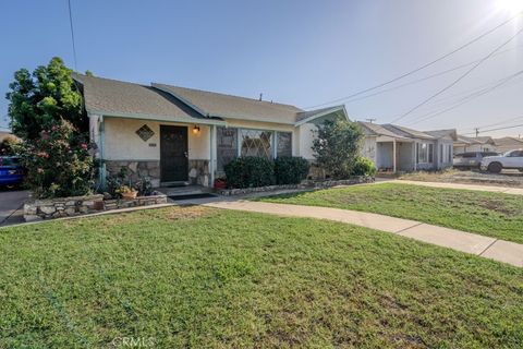 Photo of 10010 Lindale St, Bellflower, CA 90706 (MLS # PW26076570)