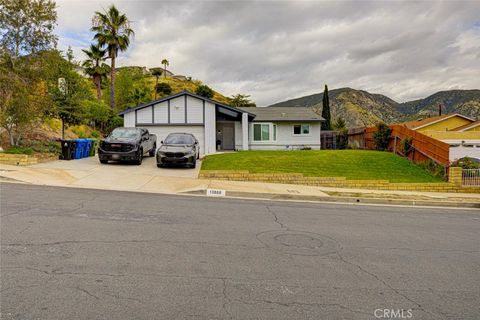 Photo of 13808 Shablow Avenue, Sylmar, CA 91342 (MLS # GD26096981)