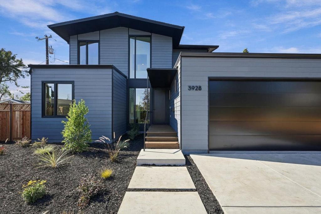 3928 Caxton Court