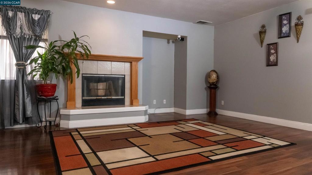 1900 Garden Ct
