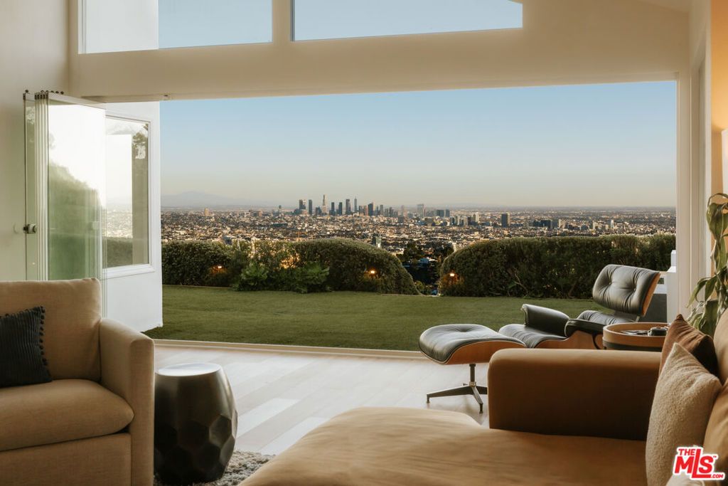 Photo of 2669 Larmar Road, Los Angeles, CA 90068 (MLS # 26633297)