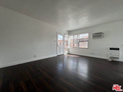 Photo of 2010 W 35th Street, Los Angeles, CA 90018 (MLS # 26985661)