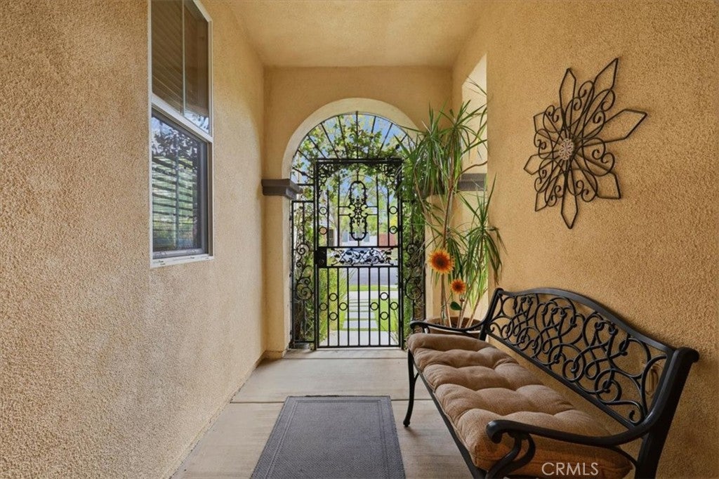 25241 Pacific Crest