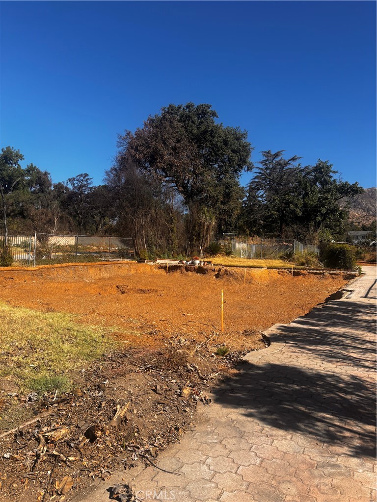 1201 E Altadena Drive