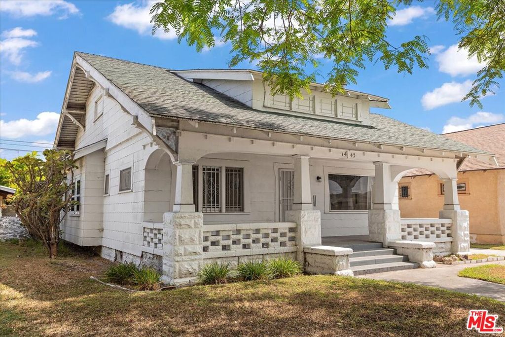 1443 W 48th Street