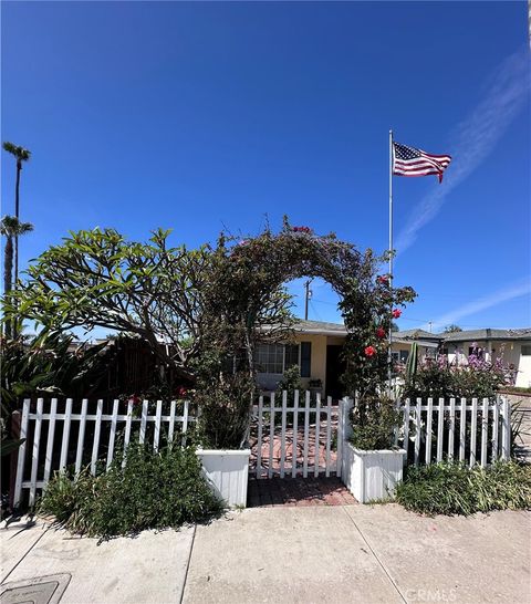 Photo of 103 E Mariposa, San Clemente, CA 92672 (MLS # IV26080711)