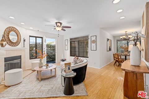 Photo of 102 N Sweetzer Avenue #106, Los Angeles, CA 90048 (MLS # 25623443)