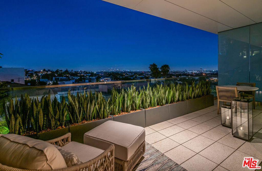 8420 W Sunset Boulevard 604