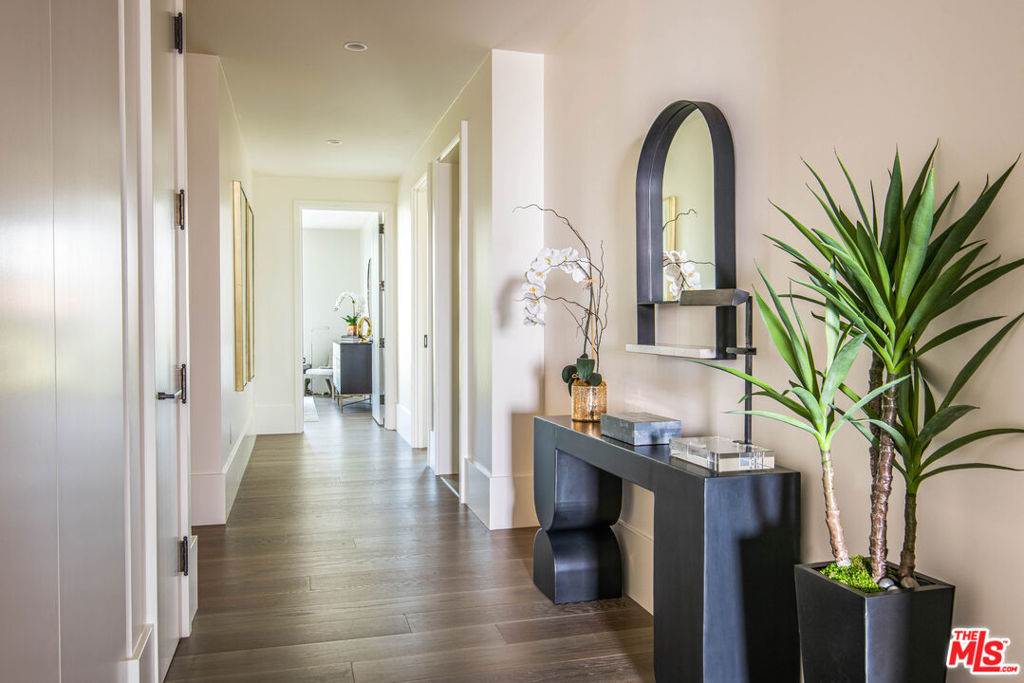 8420 W Sunset Boulevard 604