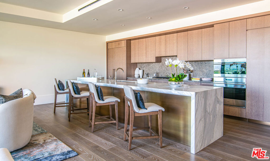 8420 W Sunset Boulevard 604