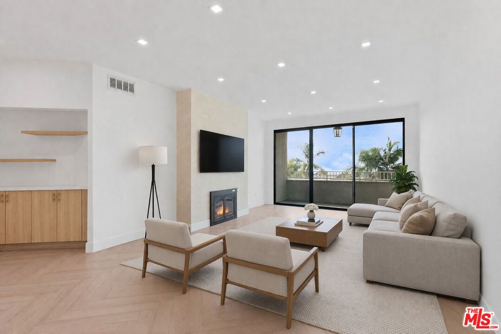 Photo of 8455 Fountain Avenue #308, West Hollywood, CA 90069 (MLS # 26663351)