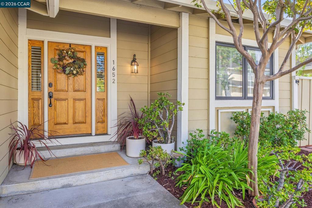 1652 Siskiyou Dr