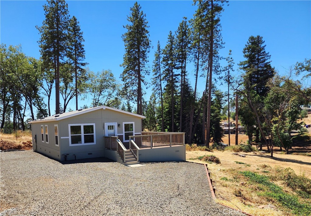 1562 Hemlock Lane