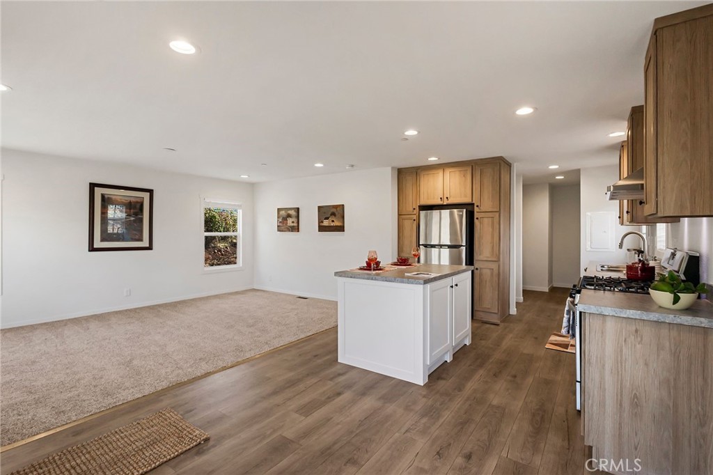 1562 Hemlock Lane