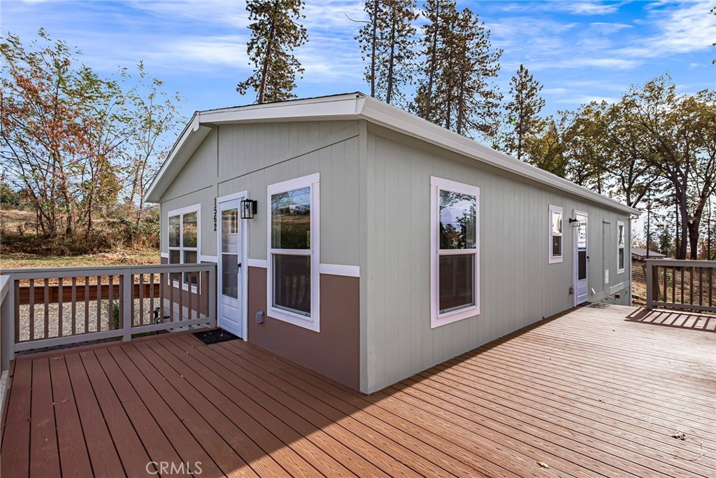 1562 Hemlock Lane