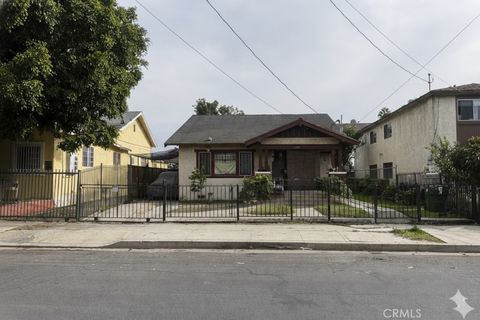 Photo of 1138 S Ardmore Ave, Los Angeles, CA 90006 (MLS # RS26003223)