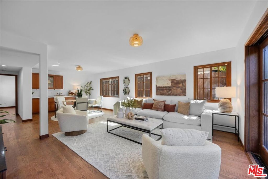 Photo of 2504 Ocean Avenue, Venice, CA 90291 (MLS # 25609233)