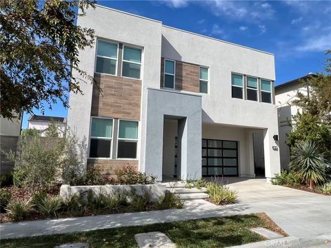 121 Wild Flower Lake Forest CA 92630