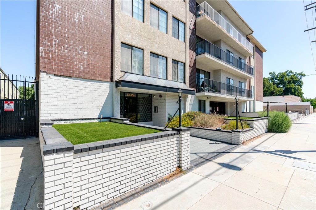 Spacious and Move-In Ready! Located in the desirable Nordhoff Terrace complex and just a short walk to dining, shopping, and entertainment, this turnkey 2-bedroom, 2-bathroom condo offers nearly 1,500 square feet of bright, open living space—an impressive size rarely found at this price point. The corner-end unit provides peaceful treetop views, a spacious balcony for outdoor enjoyment, and an airy flow between the living and dining areas. Inside, the well-designed kitchen features plentiful cabinetry, pantry storage and in-unit laundry, while the master suite boasts a walk-in closet and private en-suite bath. Nordhoff Terrace residents enjoy resort-style amenities including a sparkling pool and spa, secure tandem parking, and abundant guest parking. With its generous layout, serene setting, and unbeatable Northridge location, this condo delivers the perfect blend of comfort, convenience, and style.