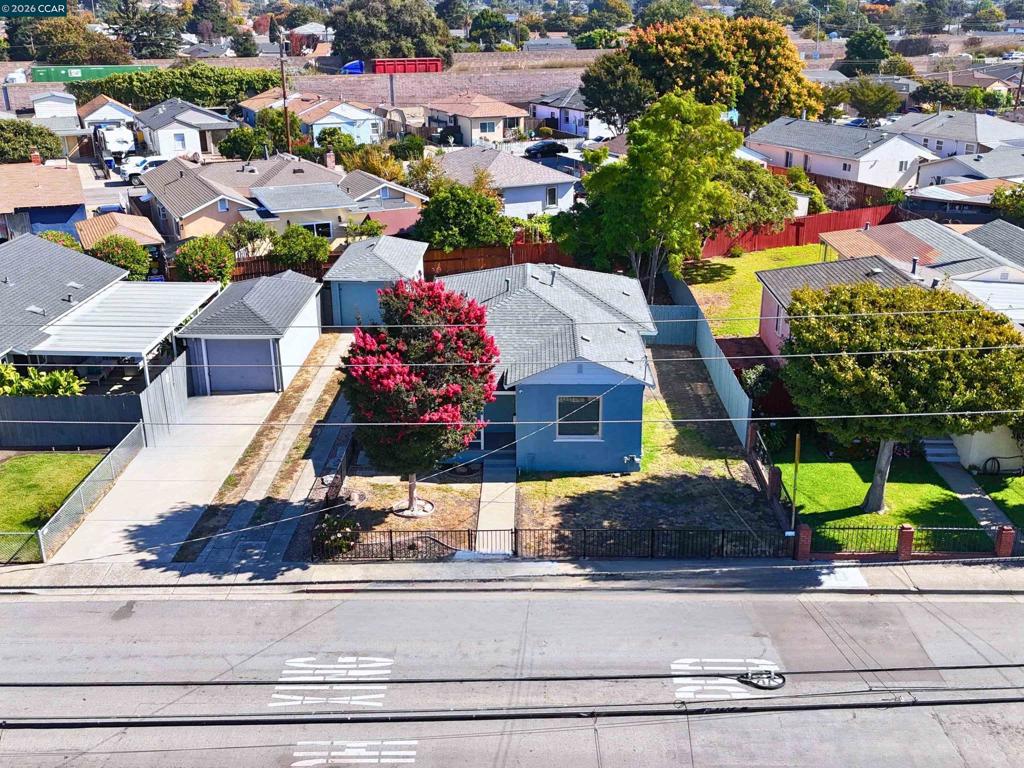 934 Warden Ave