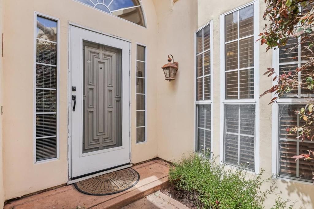 Photo of 801 Rebecca Privada, Mountain View, CA 94040 (MLS # ML82043363)