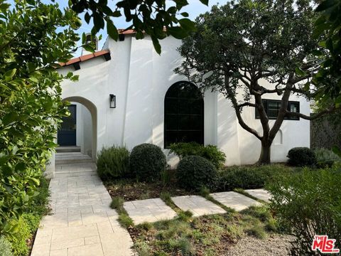 Photo of 338 N Kings Road, Los Angeles, CA 90048 (MLS # 25630443)