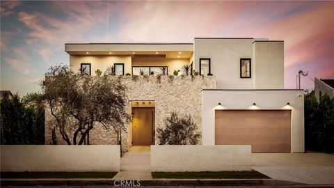 Photo of 15447 Huston St, Sherman Oaks, CA 91403 (MLS # SR26068943)