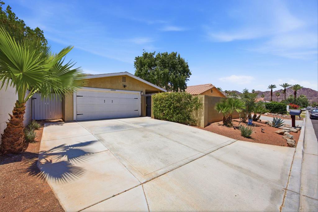 51925 Avenida Vallejo