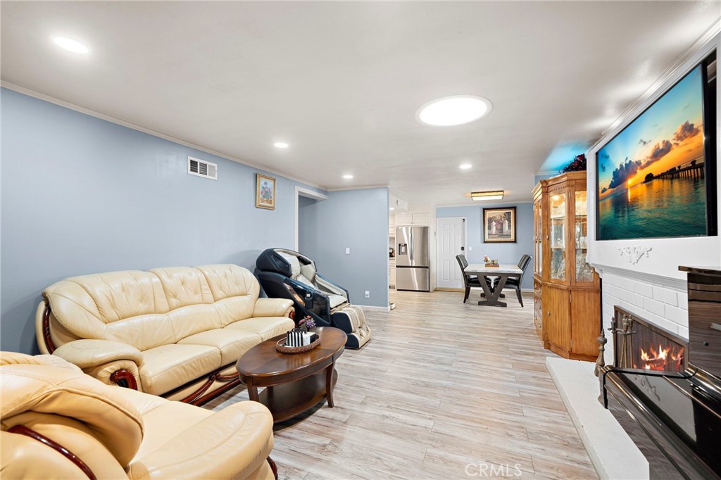 17075 Buttonwood Street