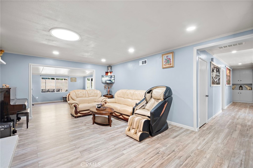 17075 Buttonwood Street