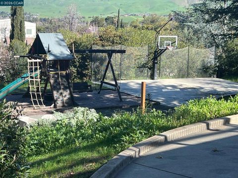 Tiny photo for 5535 5535 Merritt Dr Dr, Concord, CA 94521 (MLS # 41126346)