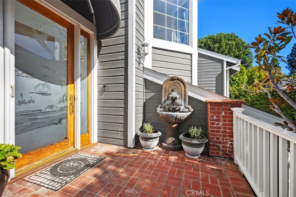 Village (TV) - Residential