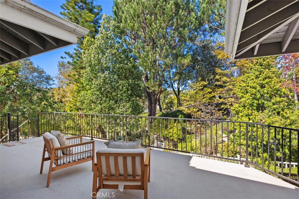 Village (TV) - Residential