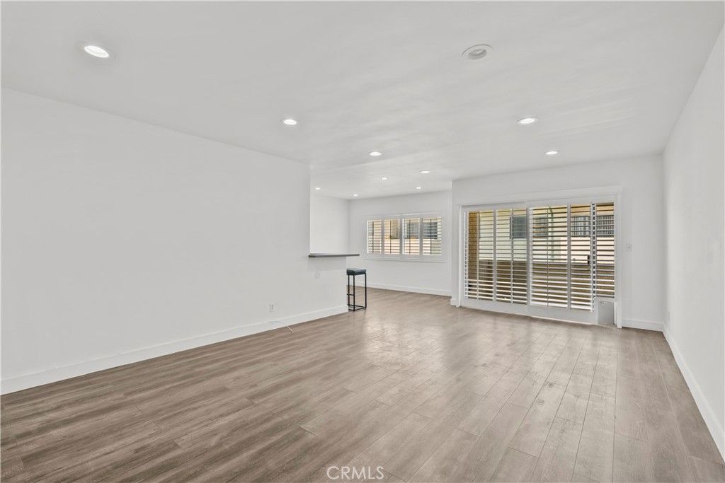 Photo of 5328 Newcastle Avenue #58, Encino, CA 91316 (MLS # SR25099873)