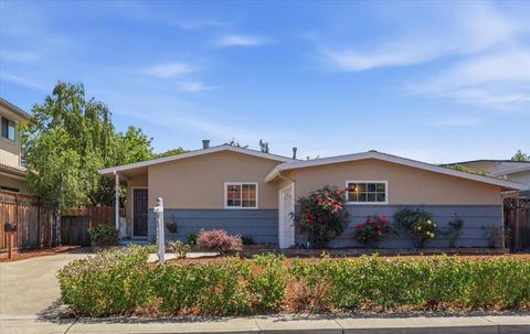 Photo of 41532 Erma Avenue, Fremont, CA 94539 (MLS # ML82042662)
