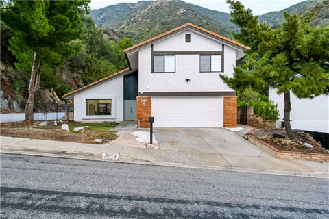 Photo of 2713 Starfall Drive, La Crescenta, CA 91214 (MLS # SR26230771)