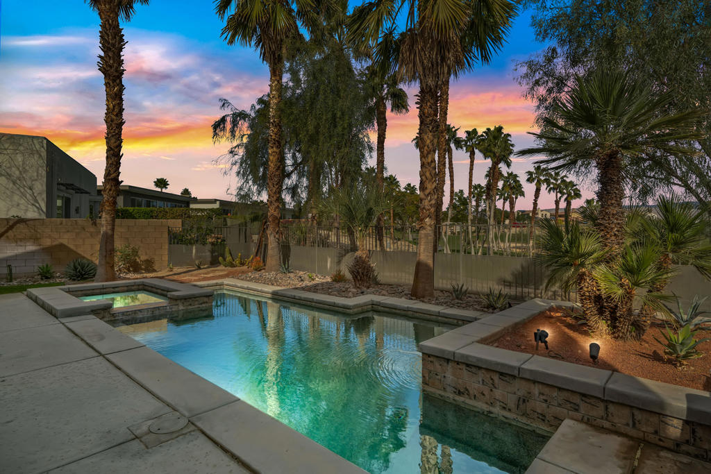 4315 Vantage Lane