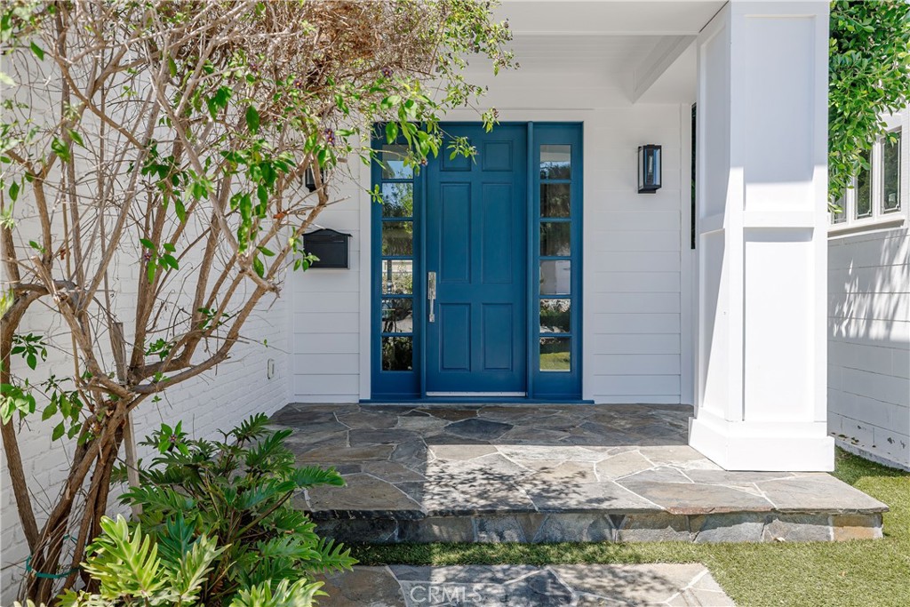 2001 Oak Avenue