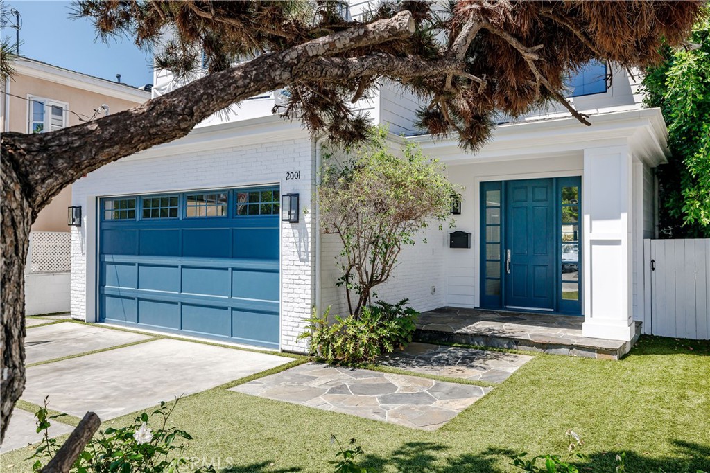 2001 Oak Avenue