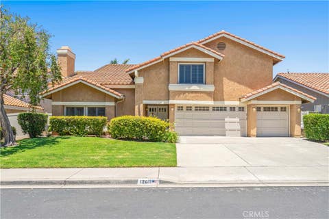 Photo of 12611 Hillside DR, Moorpark, CA 93021 (MLS # SR26132102)