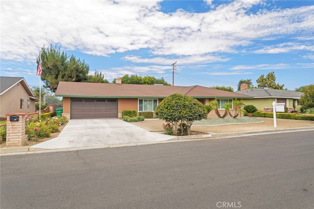 Photo 1 of 28 — 26433 Chestnut Drive, Hemet, CA 92544